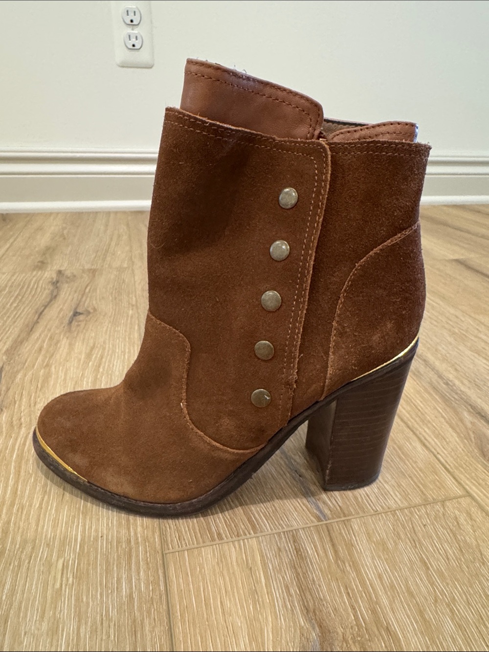ZIGI girl Brown Suede Button-Accent Ankle Boots